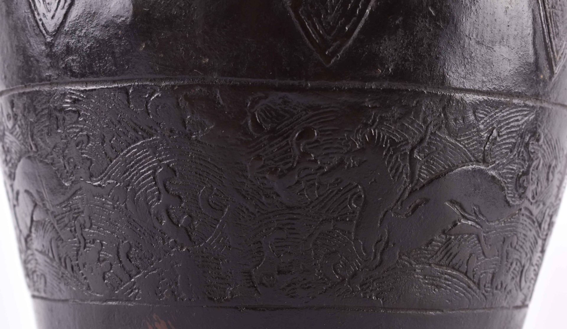 Vase China Song / Yuan DynastieBronze, umlaufend verziert mit Wildtieren und archaischem - Bild 3 aus 6