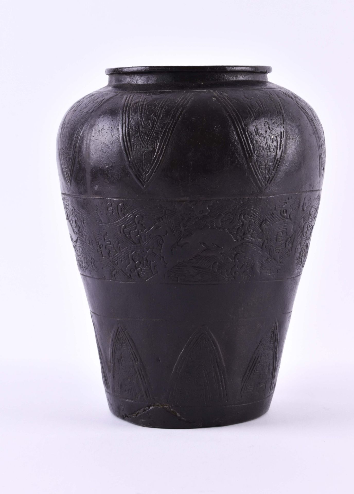 Vase China Song / Yuan DynastieBronze, umlaufend verziert mit Wildtieren und archaischem - Bild 2 aus 6