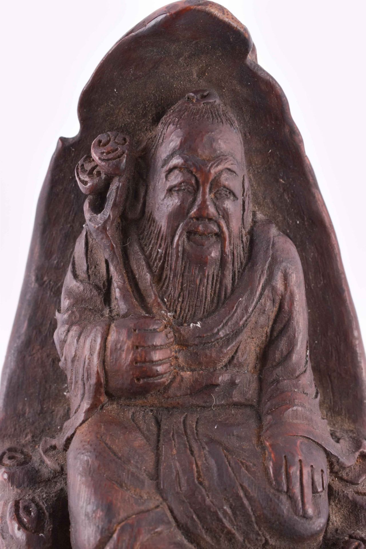 Taoistischer Weiser China Qingperiode 19. Jhd.Holz, geschnitzt, Gelehrter mit Pfirsichen und - Bild 2 aus 5
