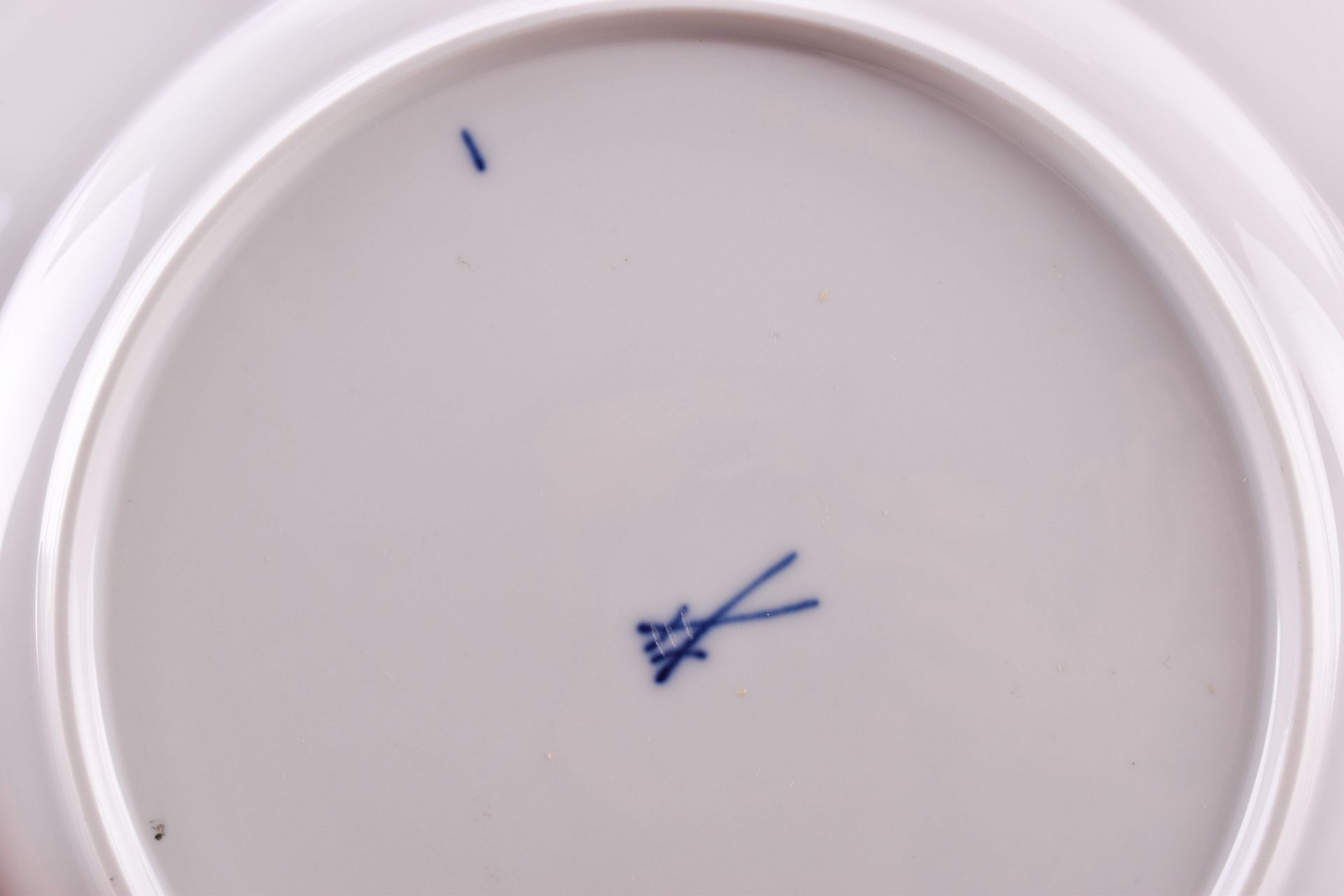 Konvolut Meissen 20 Jh.Dekor Weinlaub, 9 große Teller, blaue Schwertermarke, Ø 25,5 cm, verschiedene - Image 6 of 6