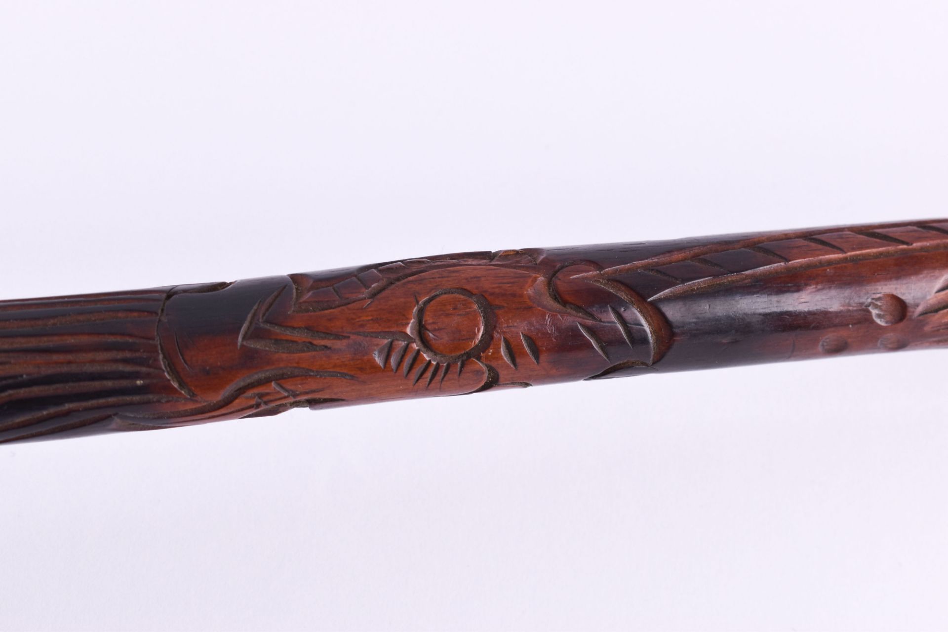 Gehstock China Qing DynastieWurzelholz, beschnitzt umlaufend mit Drachenmotiven, L: 103 cmWalking - Bild 3 aus 6