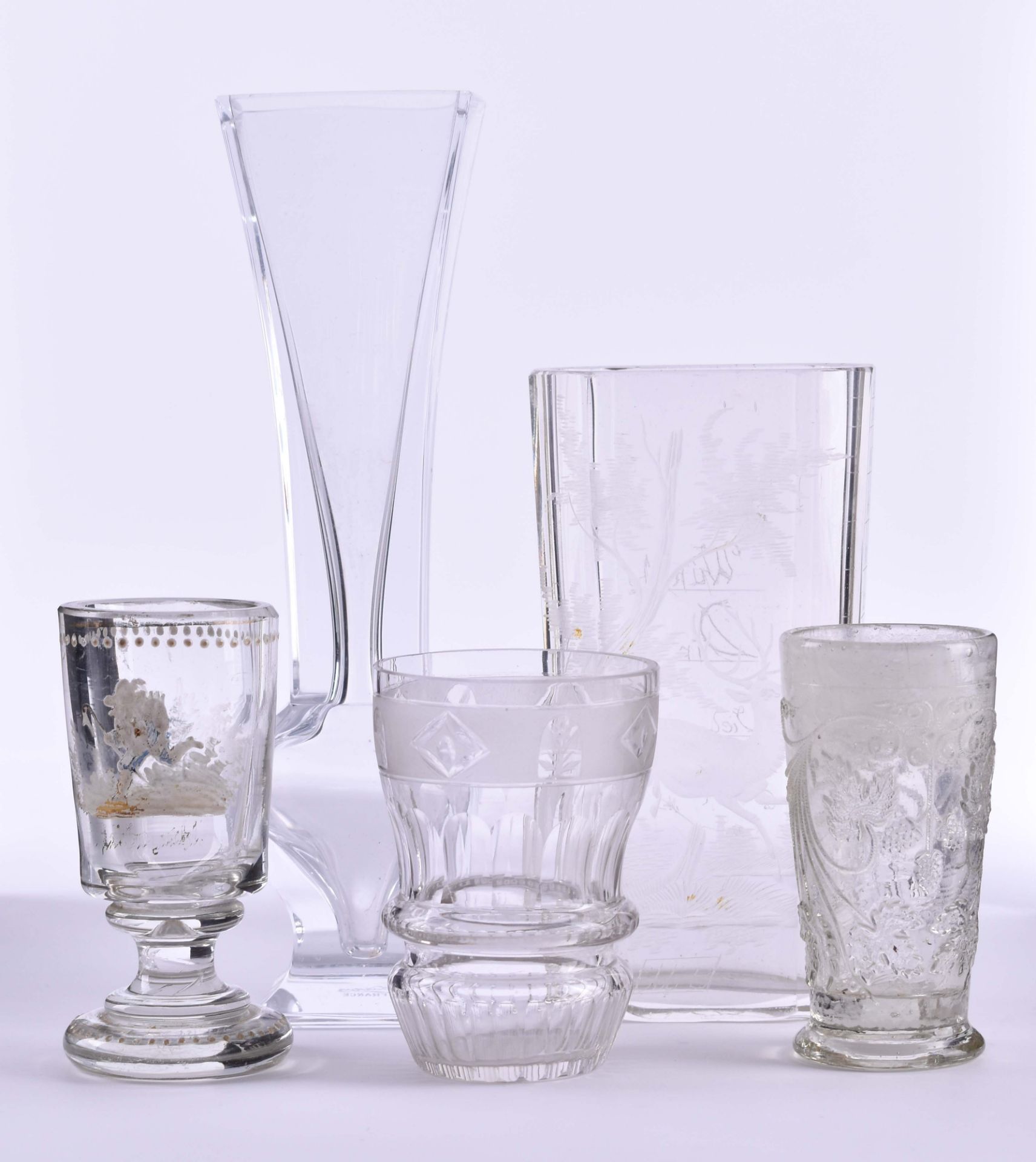 Konvolut Glas 19. / 20. Jh.5-tlg., 4 Vasen, 1 Becher, geschliffene und geätzte Dekore, einmal