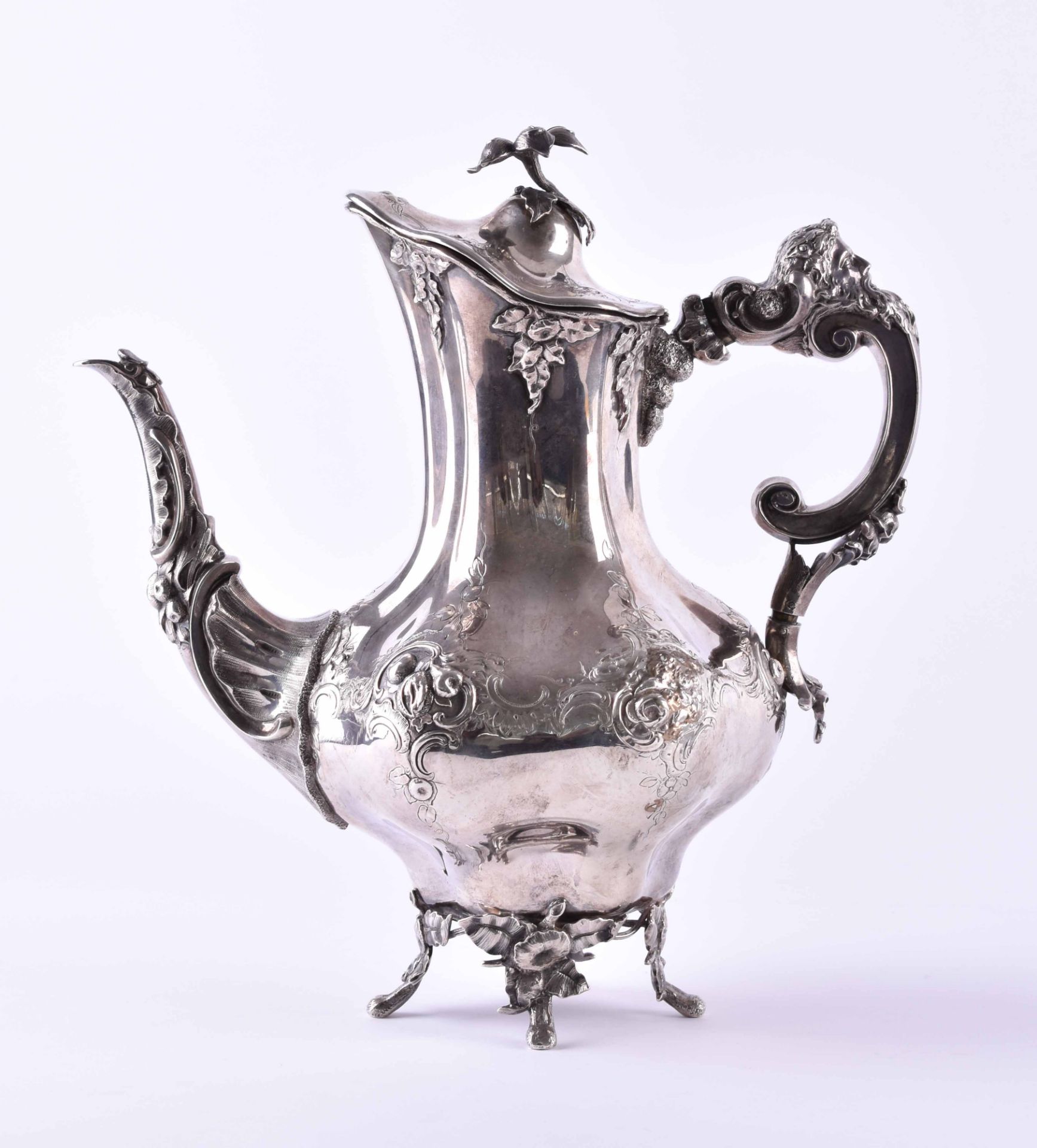 Kaffeekanne auf Rechaud wohl Paris um 1840/50Silber 950/000, Kanne reich verziert mit floralem