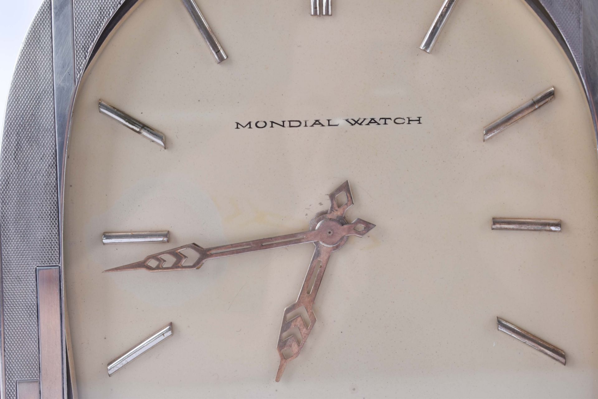 Art Deko Kaminuhr Mondial Watch SwissGehäuse in Wurzelnuss und Massivsilber, punziert 800/000, - Bild 2 aus 7