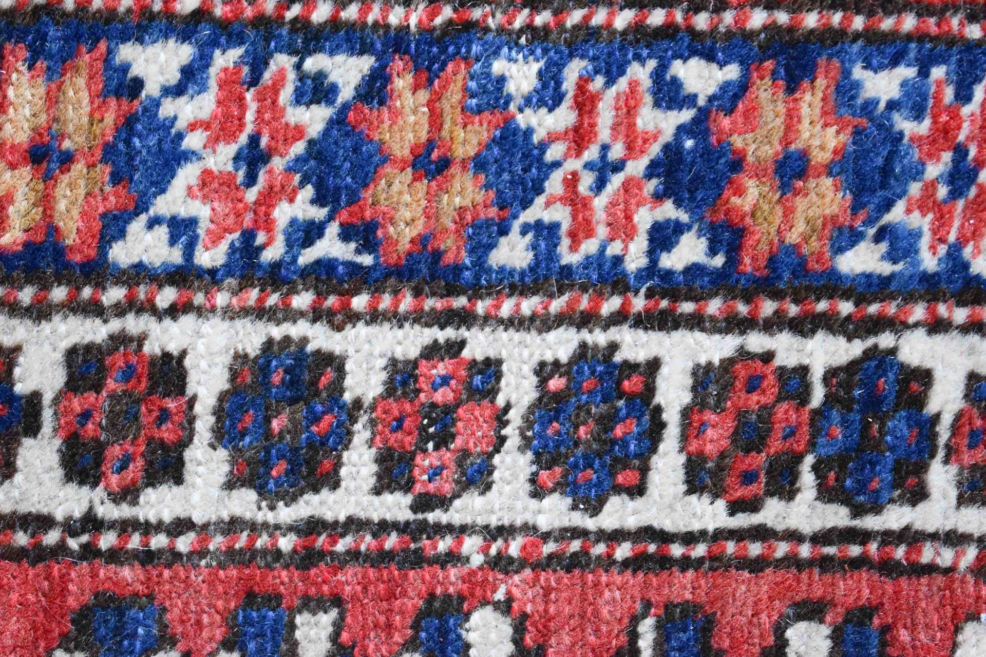 Alter Orientteppichhandgeknüpft, 2,60 m x 1,60 mOld oriental carpethand-knotted, 2.60 mx 1.60 m - Bild 3 aus 4