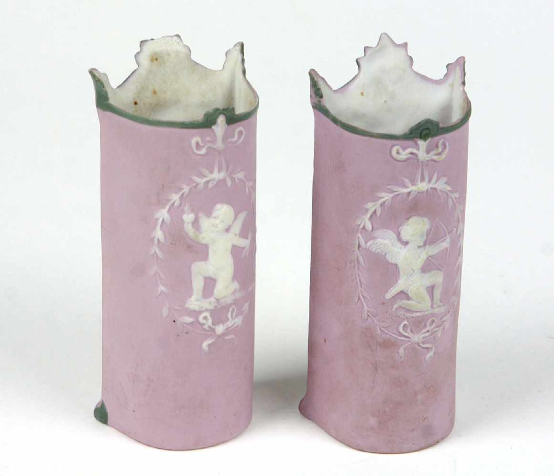 Jugendstil VasenpaarBisquit Porzellan, 2 Vasen in halbrunder Form mit Palmettenkrone (eine leicht - Bild 2 aus 2