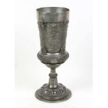 Studentischer Pokal München 1899konische umlaufend reliefierte Form 4-fach eingezogen, auf Wulst