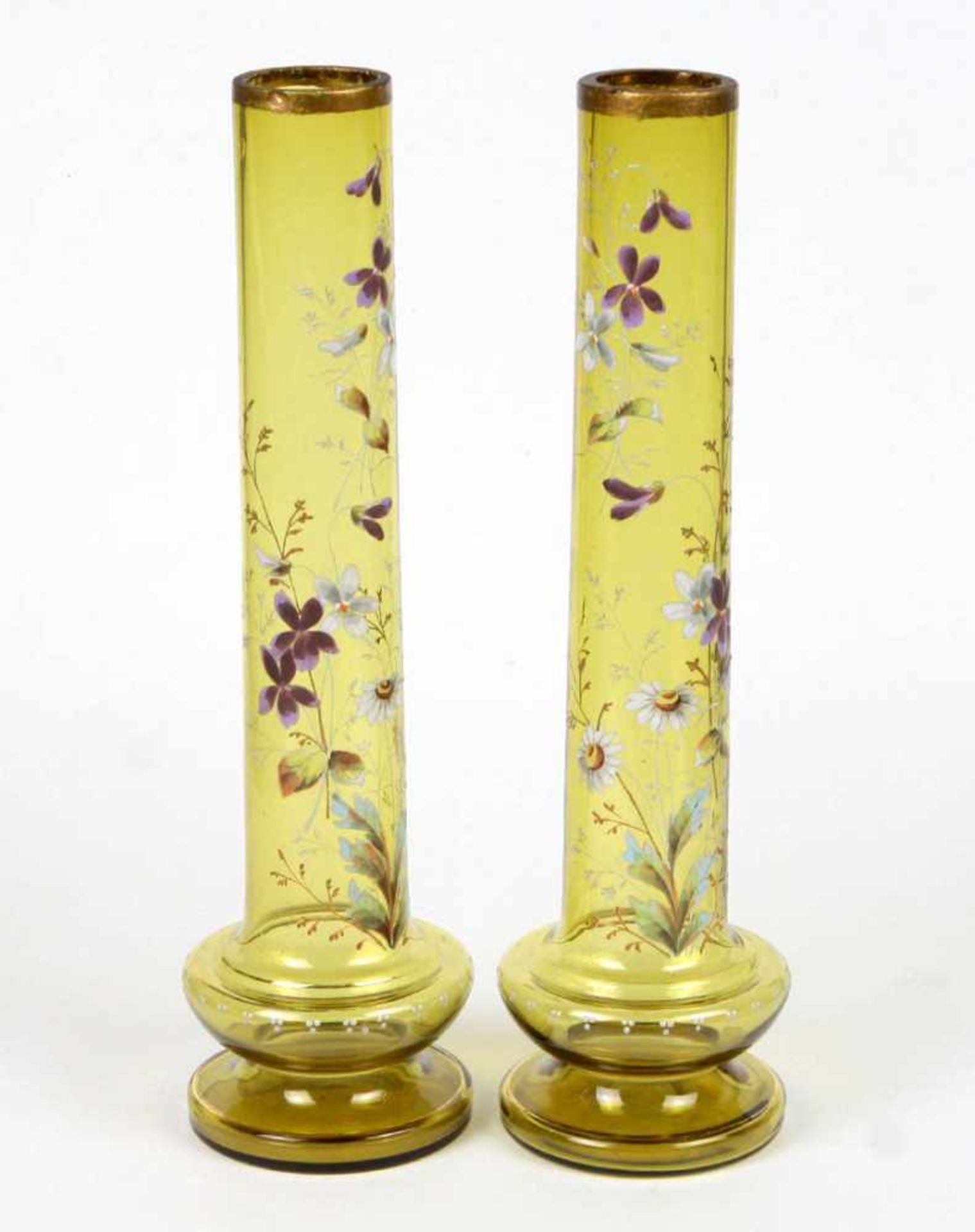 Historismus Vasenpaar um 1880grünbraunes Glas mundgeblasen, leicht gekugelter Boden, geschnittener
