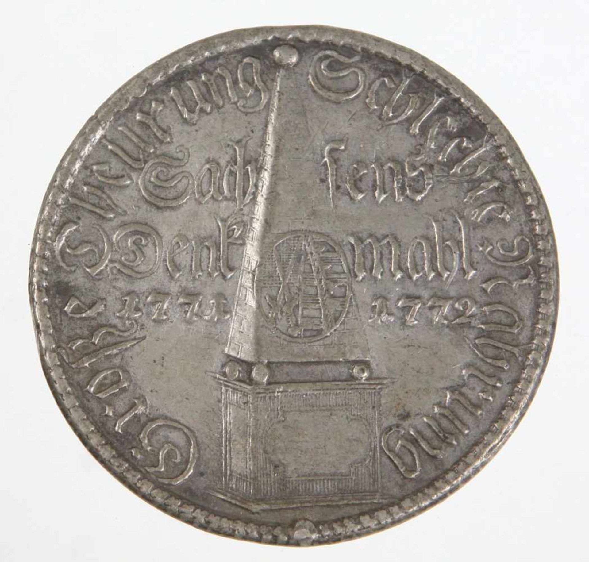 Notmedaille Sachsen 1771/72Zinn, runde Form mit zentralem Chursäschsischem Wappen sowie Auf- u.
