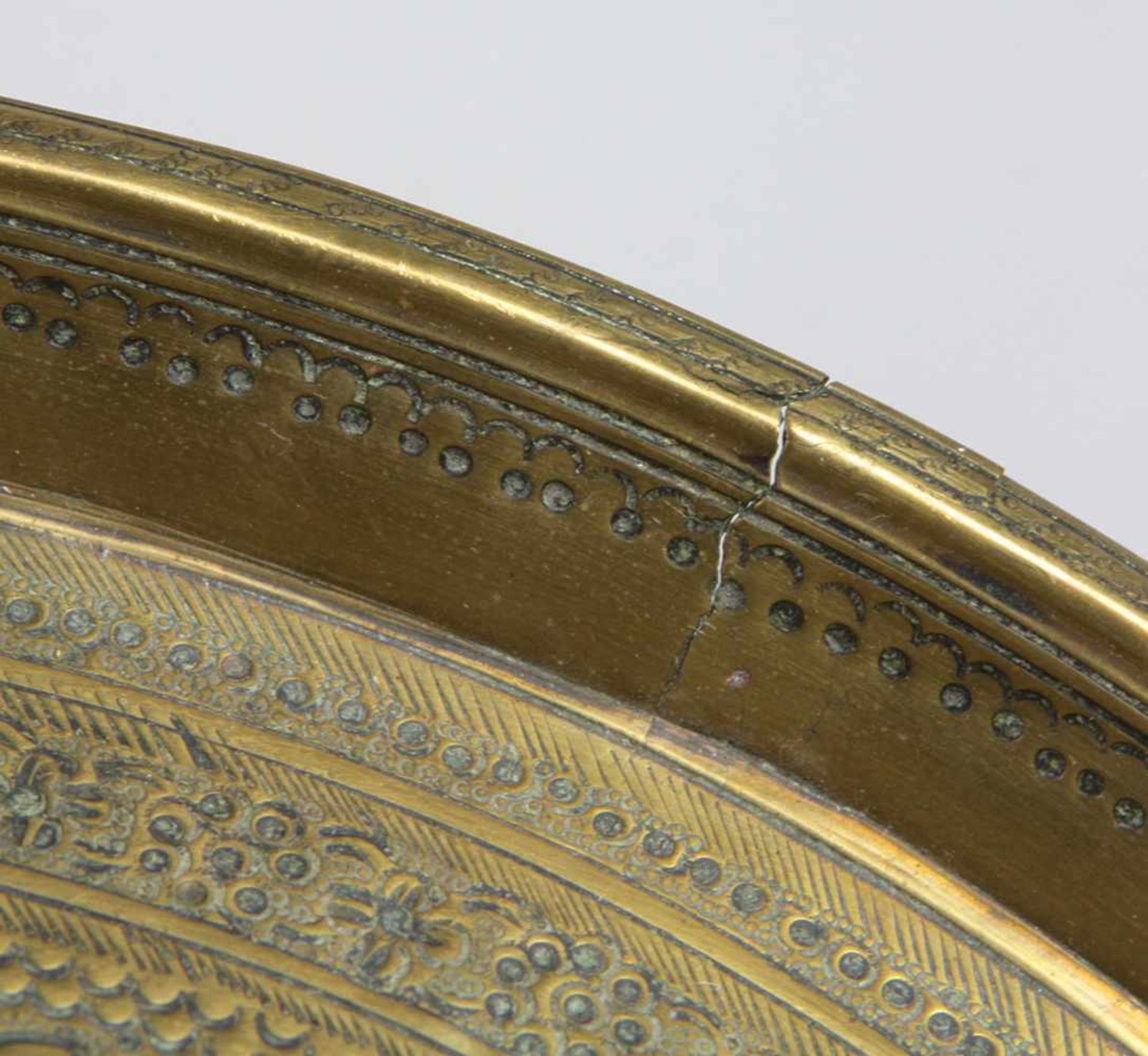 3 osmanische Ziertellerdabei 2 reich verzierte Messing- u. eine Metall- Ausführung, Ø ca. 32, 35 - Bild 2 aus 2