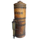 Petroleum Behälter um 1900zylindrischer Metallkorpus, lackiert sowie mit Aufschrift *Petroleum*,
