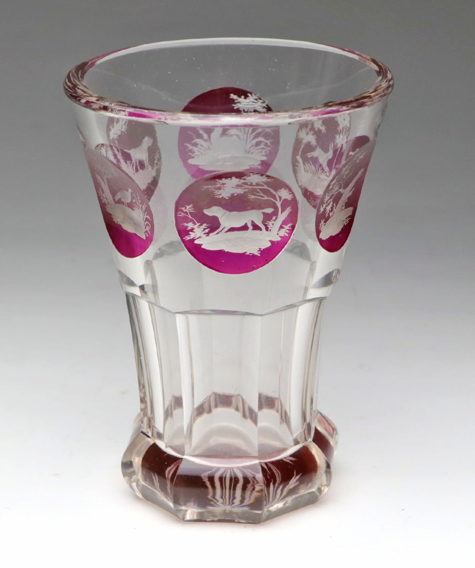 jagdliches Becherglas um 1845Klumpfußkanone, farbloses Kristallglas in konischer nach unten
