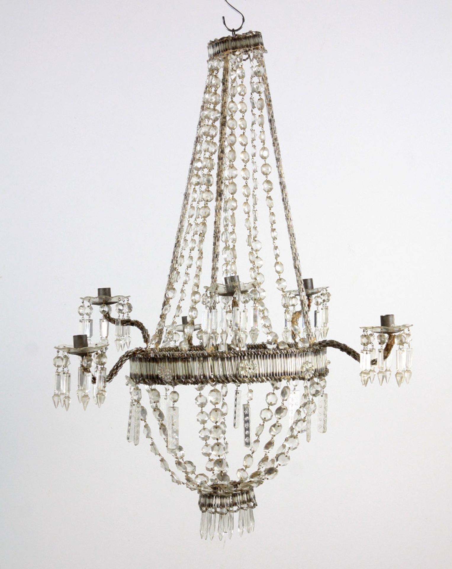 Biedermeier Glasperlleuchter um 1840/50mit farblosen u. versilberten Perlen geschmückter Reif an 3-