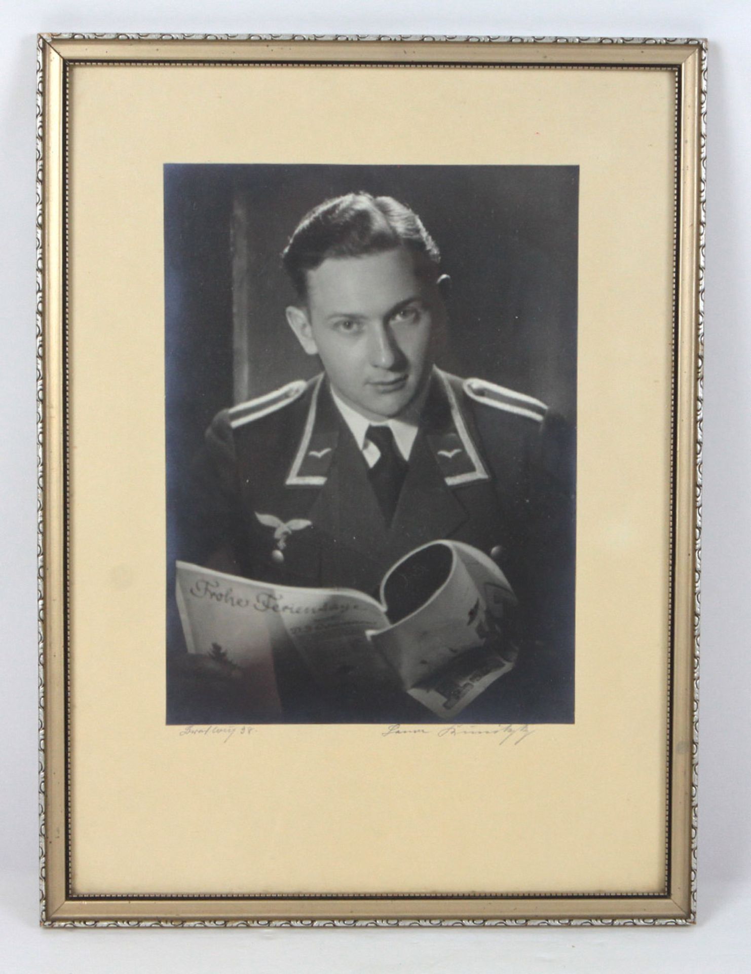 Militärphoto 1938großformatige Portraitaufnahme eines Luftwaffen Unteroffiziers der Wehrmacht, ca.