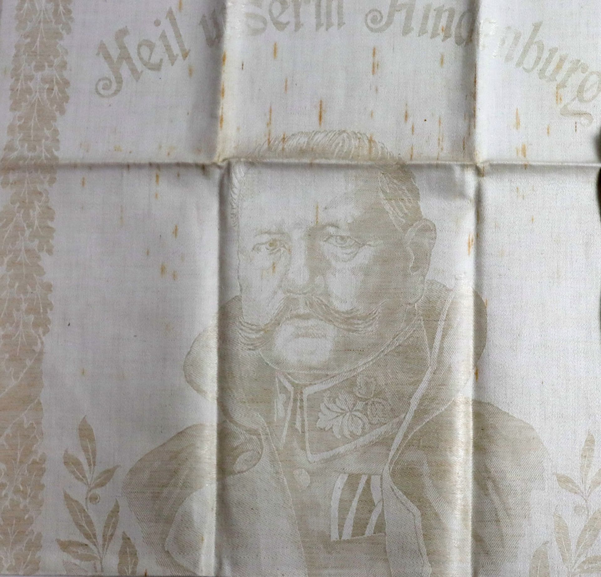 2 Gebild Handtücher um 1900helles Leinen mit eigewegtem Portrait Paul von Hindenburg mit - Bild 2 aus 2