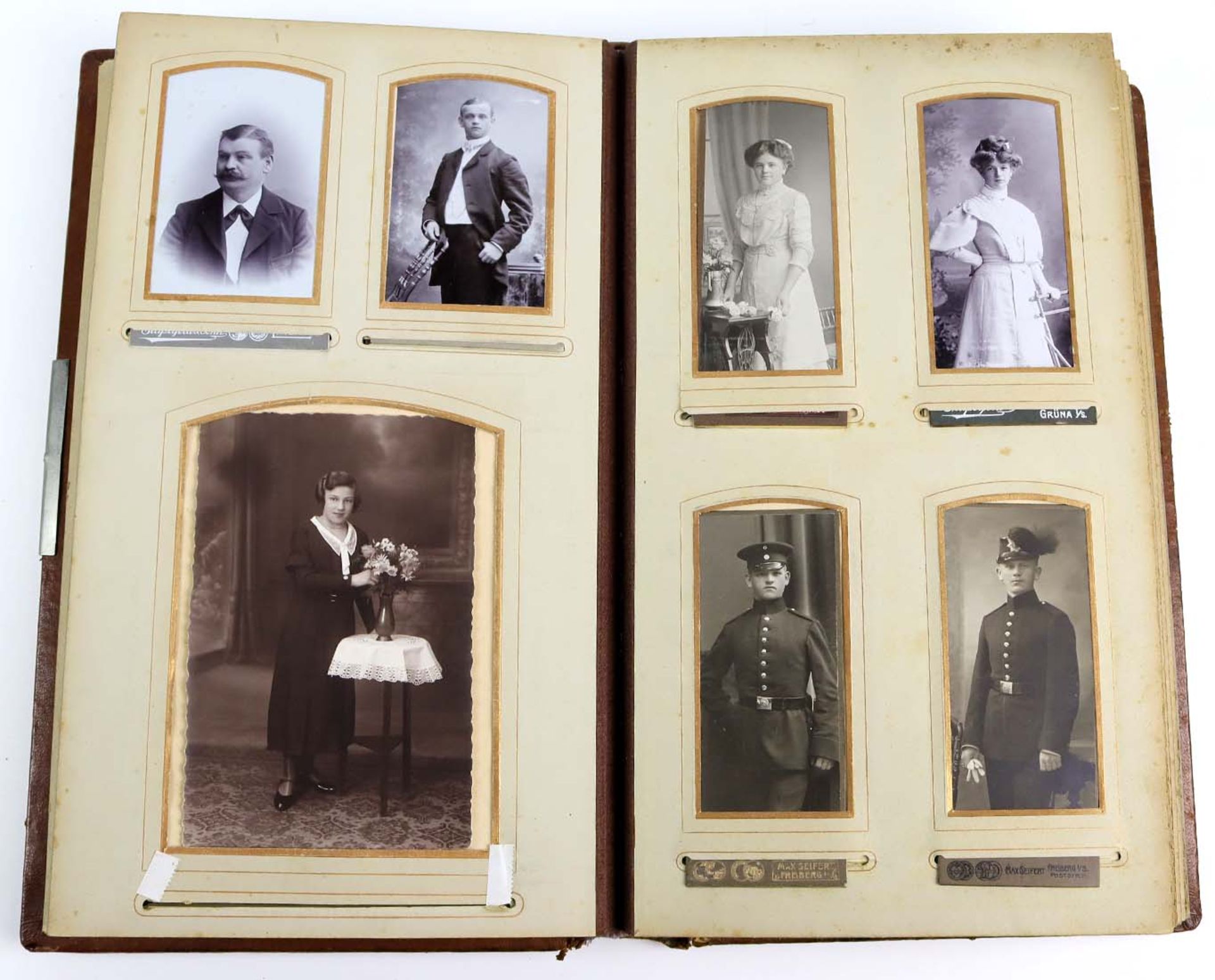 Jugendstil Album um 1900/15braunes Lederalbum mit geprägtem Jugendstil Dkeor sowie aufgelegter - Image 3 of 4