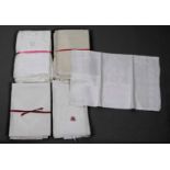 Posten Handtücher um 1900/20Leinen Damast, teils ungewaschen, unbenutzt, dabei ein Gebild Handtuch