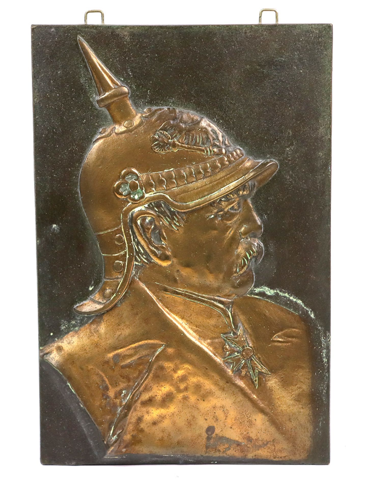Otto von Bismarck Reliefrechteckige Bronzeplatte partiell poliert, Brustbild des deutschen