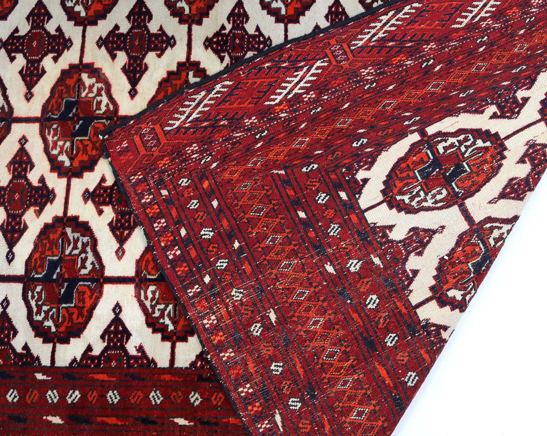 handgeknüpfter Orient Teppichrot mit geometrischen Randdekoren, weißes Mittelfeld mit - Image 3 of 3