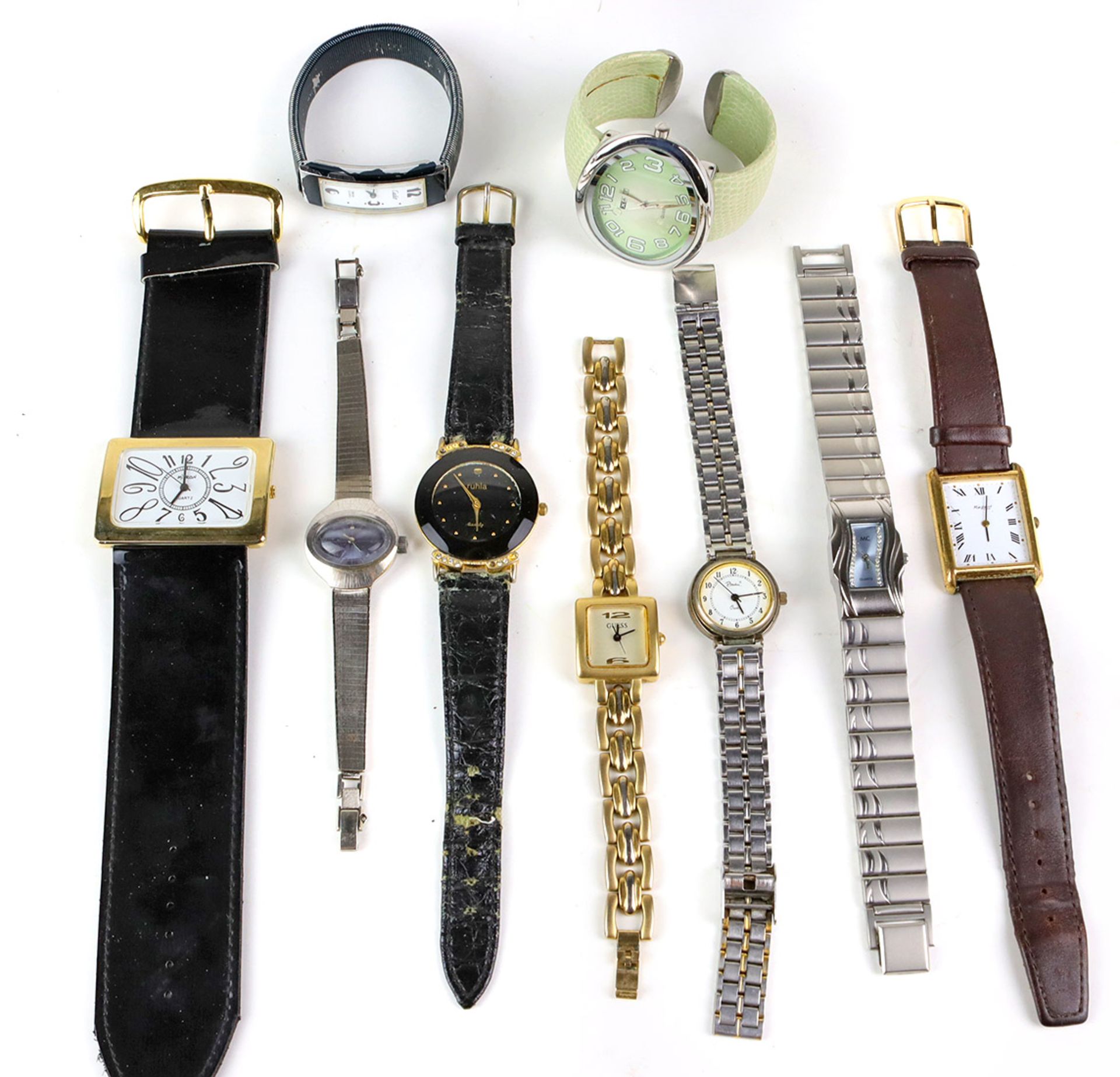 Posten Armbanduhren9 verschieden ausgeführten Damen Armbanduhren, überwiegend mit Quatzwerk,