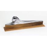 Kühlerfigur Armstrong SiddeleyMetall verchromt, stilisierte Sphinx auf Holzsockel ausgeführt, L