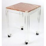 Designer Luxus Tisch mit MarmorplatteAcryl, quadratische Form auf 4 Rollen, mit hellgebänderter