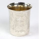 Silber Becher mit Gravur um 1840/60punziert Silber 750 sowie Restpunze, zylindrische Becherform