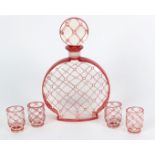 Likörsetfarbloses Glas mit roter Gitterwerk Bemalung, runde, flachbauchige Karaffenform mit