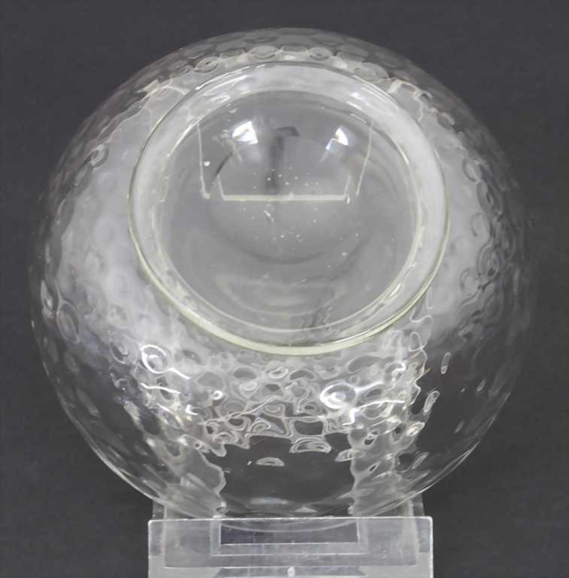 Glasschale / A glass bowl, England, 18. Jh.Material: farbloses, dickwandiges Glas, stark gewölbter - Bild 3 aus 3