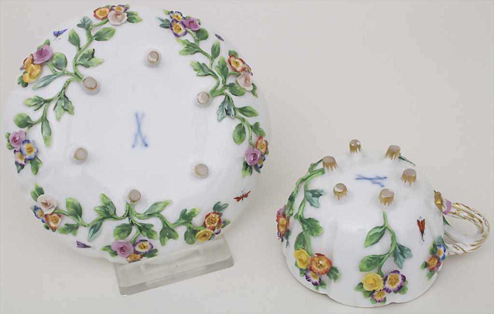 Tasse und Untertasse mit aufgelegten Blüten / A cup and saucer with encrusted flowers, Meissen, - Image 6 of 7