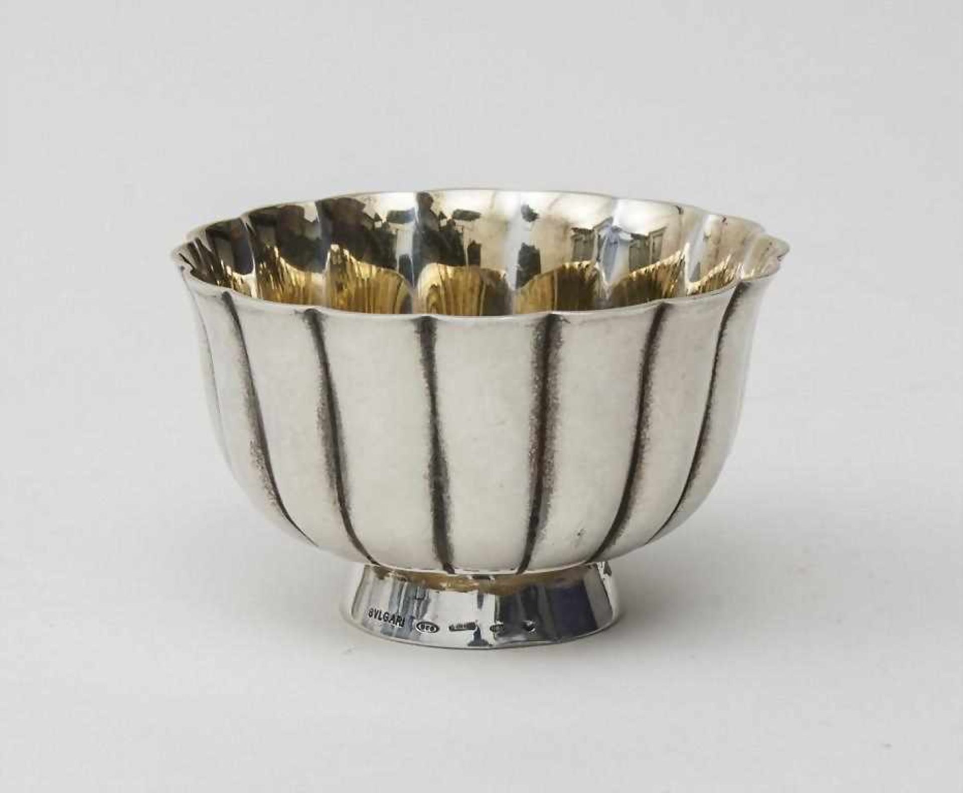 Edles Silberschälchen/Elegant small Silver Bowl, BVLGARI, Rom, 20. Jh.auf rundem konischem Stand