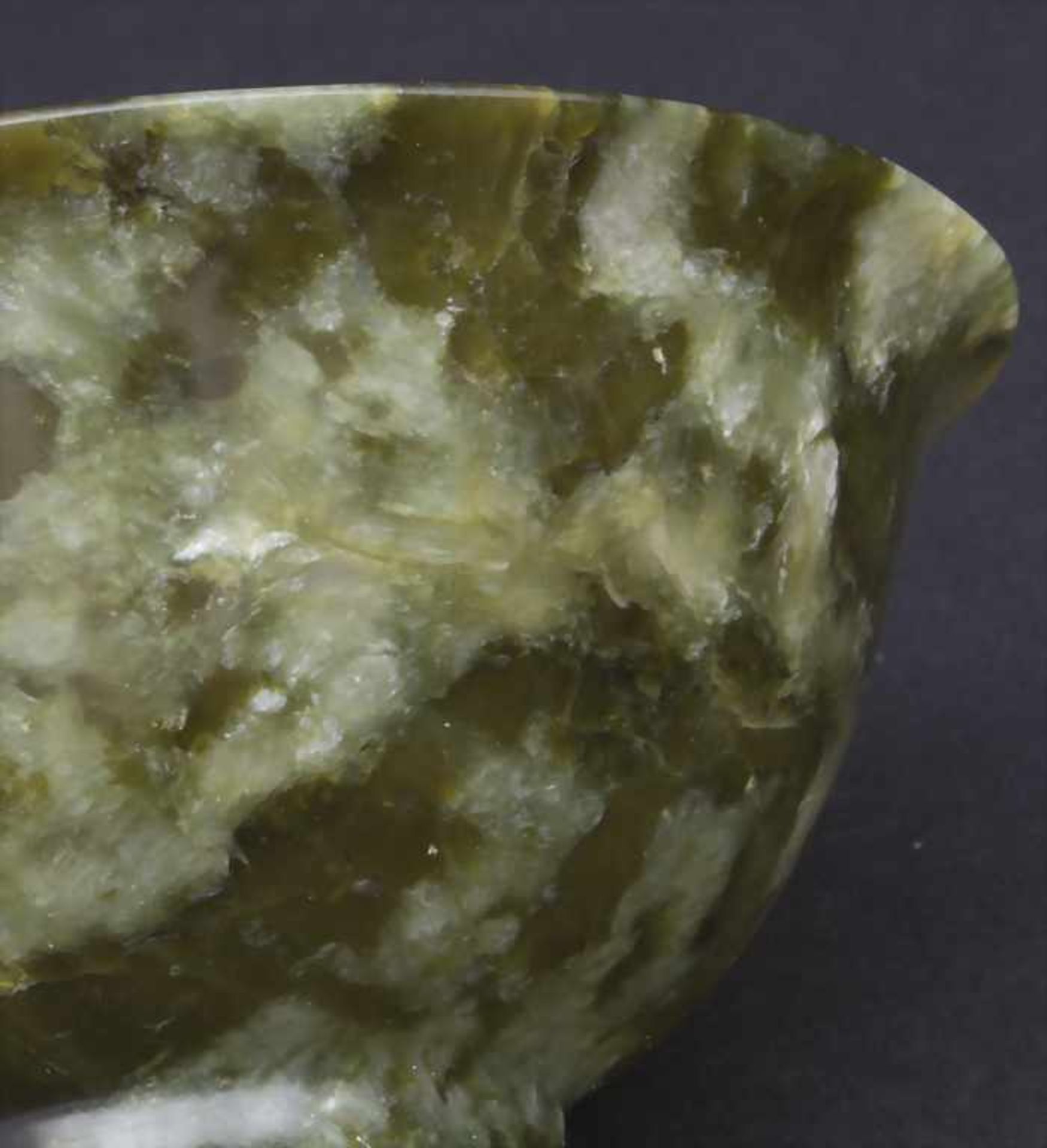 Zwei Koppchen aus Spinatgrüner Jade, China, um 1900Material: Spinatgrüner Jade,Marke: Ungemarkt, - Bild 5 aus 5