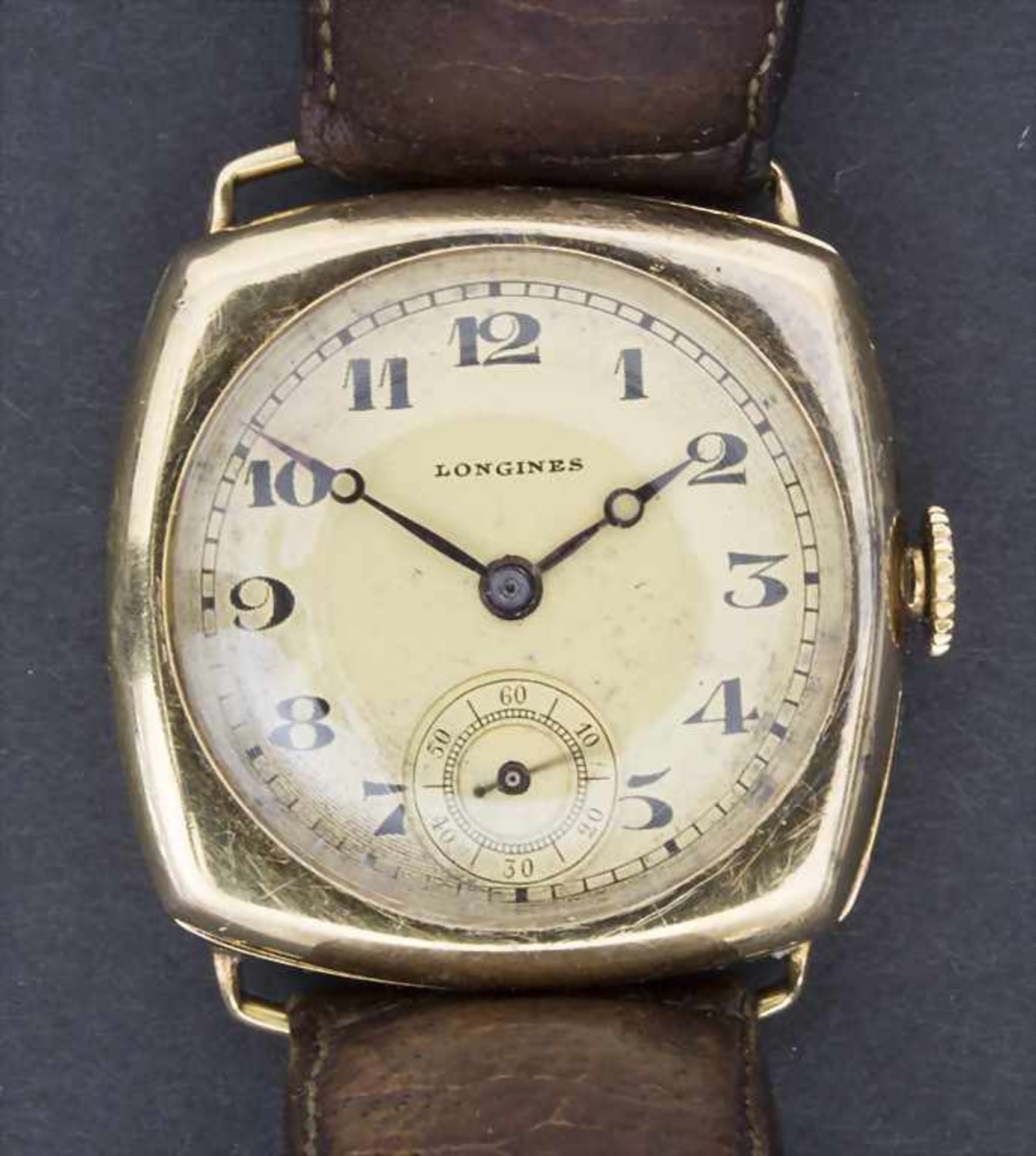 HAU, Longines, Schweiz, um 1930Gehäuse: 18 Kt. 750/000 Gold, Nr. 3714069, Dornschließe ebenfalls