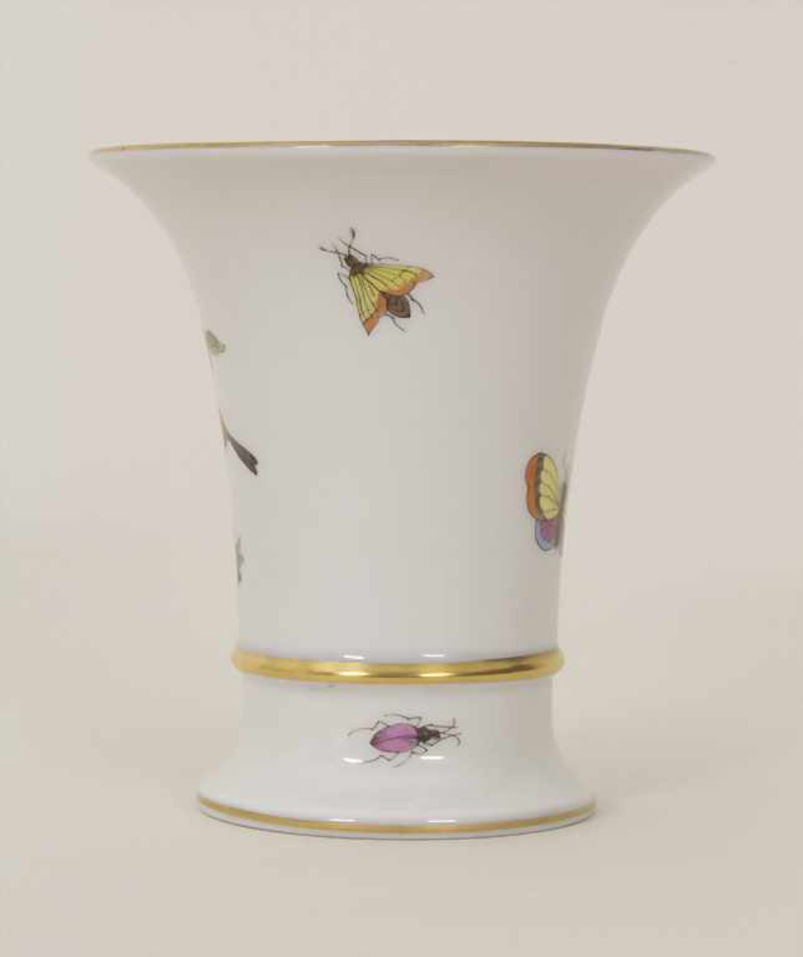 Vase Rothschild, Herend, Mitte 20. Jh.Material: Porzellan, polychrom bemalt und glasiert, - Image 2 of 7