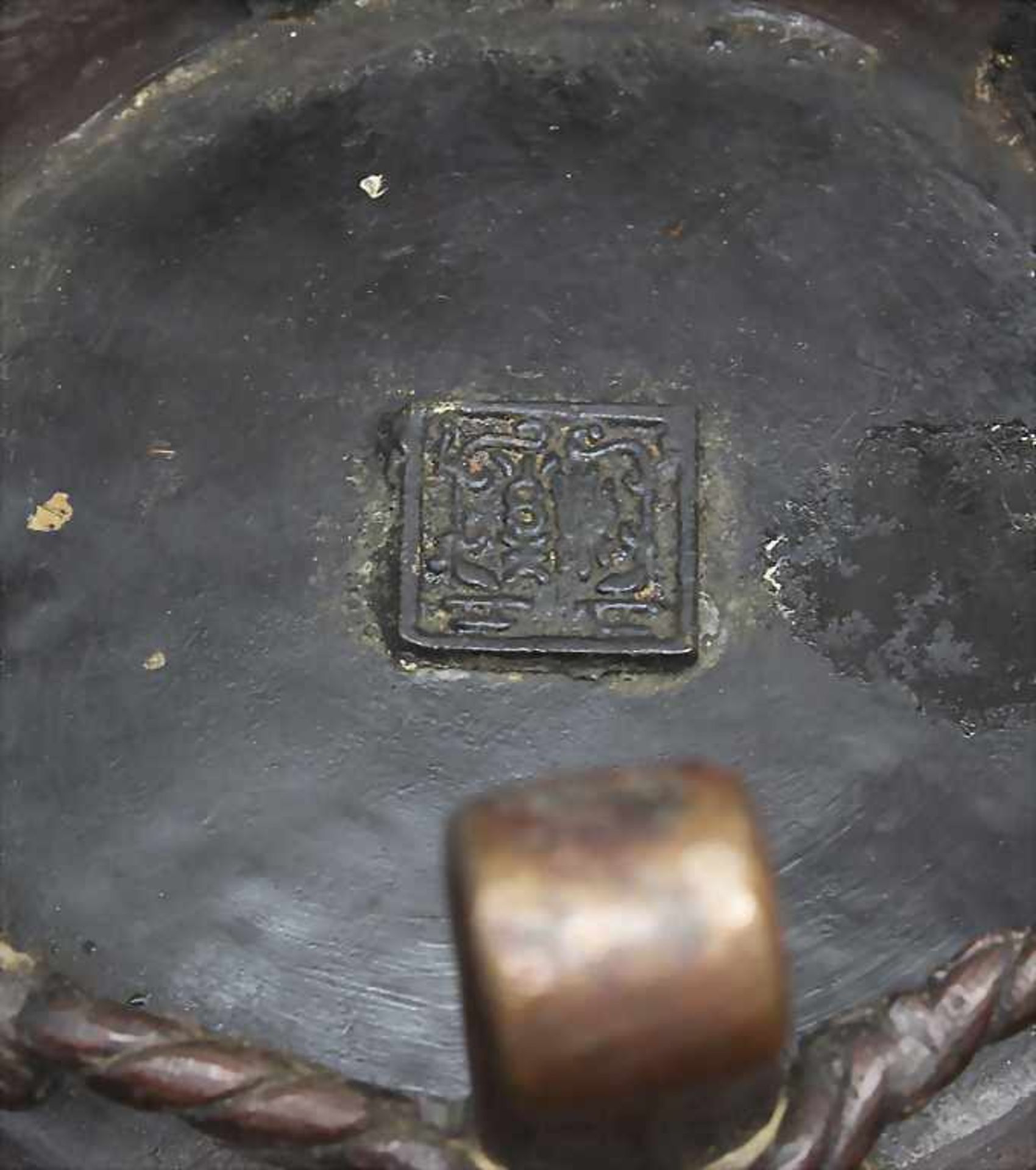Cloisonné Weihrauchbrenner mit Shishi / A Cloisonné incense burner with Shishi, China, 19. Jh. - Bild 8 aus 8