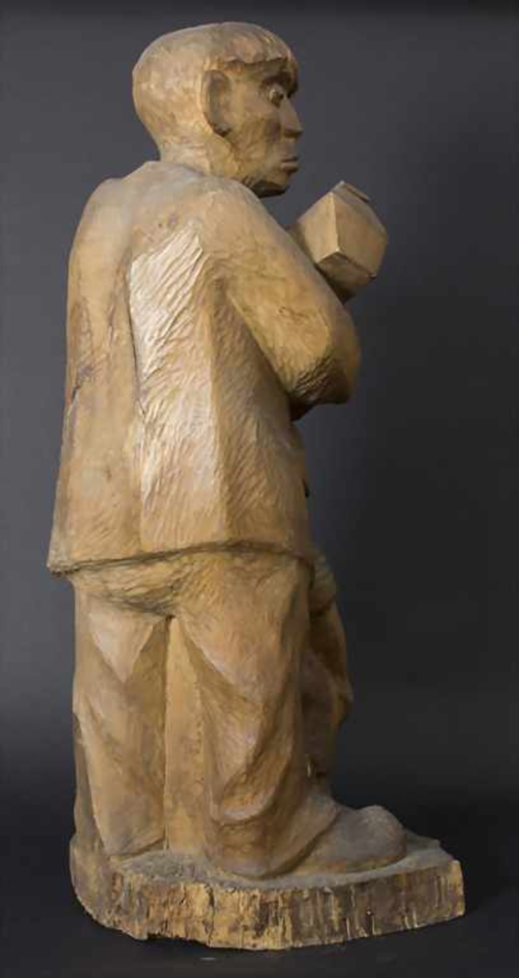 Maren Lipp (1926-2015), 'Trauernder Vater mit Sohn' / 'A mourning father and son'Technik: Holz, - Image 2 of 3