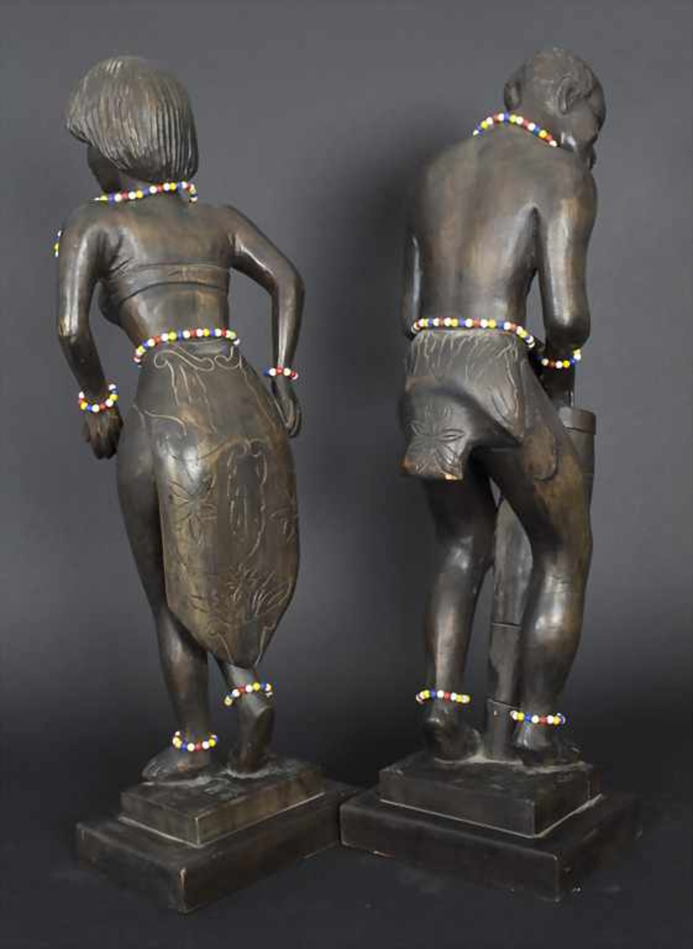 Urlaubssouvenir Figurenpaar 'Exotische Tänzerin und Trommler' / A pair of figures 'Exotic dancer and - Image 2 of 3