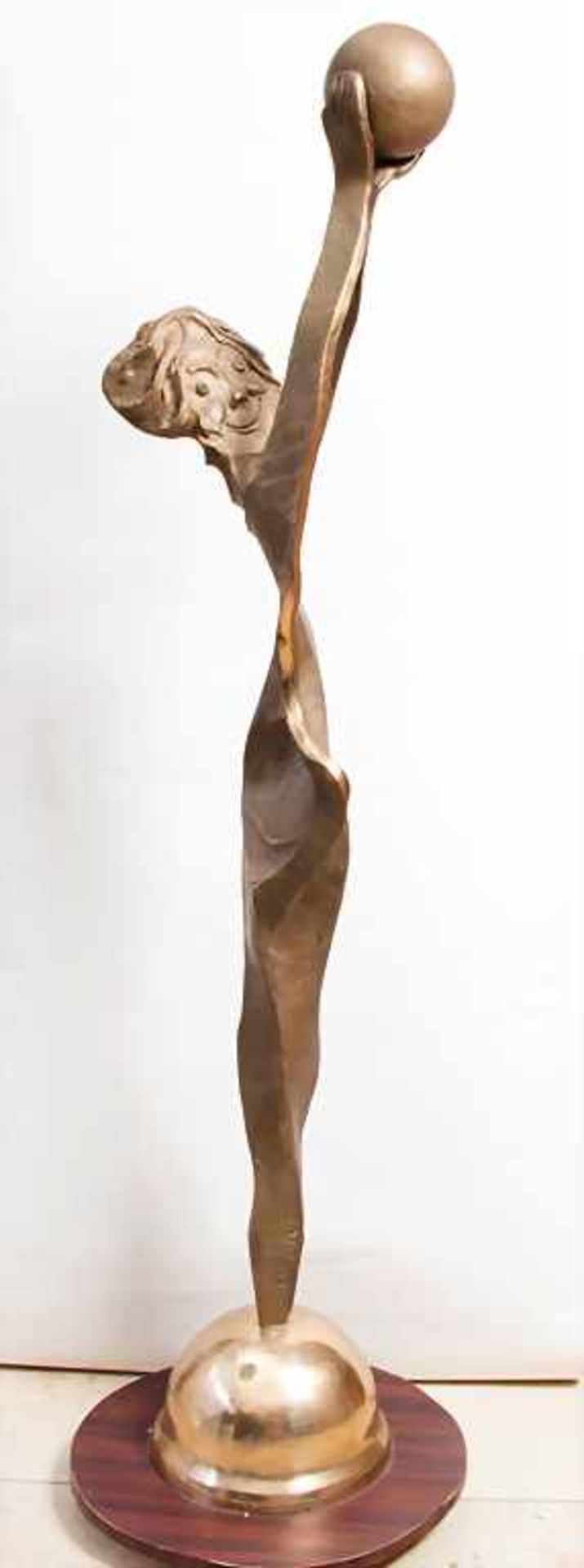 Hardy Schneider-Sato (1919-2002), 'Ballspielerin' / 'A female ball player'Technik: Bronze, - Image 2 of 7