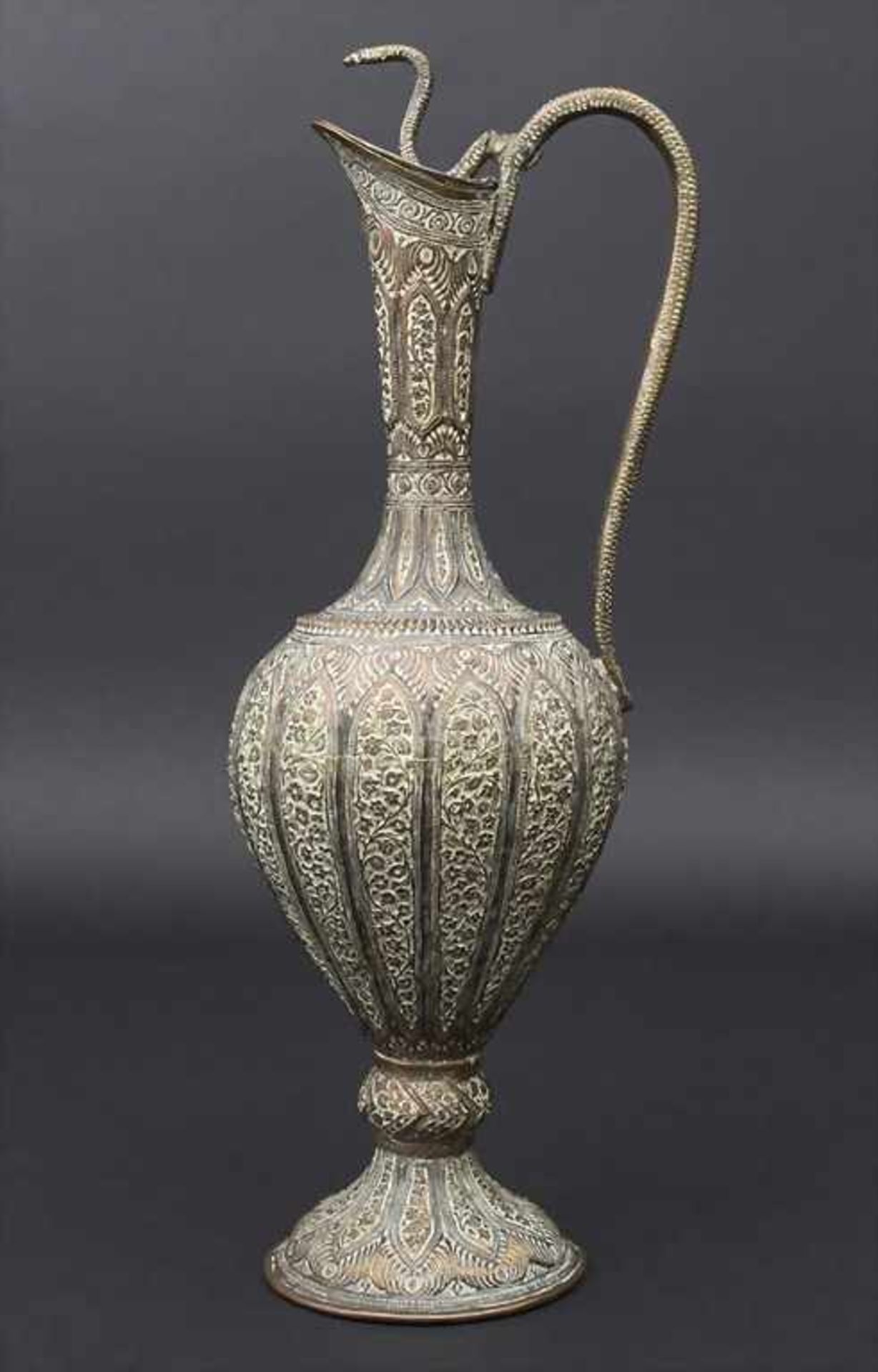 Kanne mit Schlangendaumenrast / A carafe with snake shaped thumb-rest, Persien, wohl 1780Material: