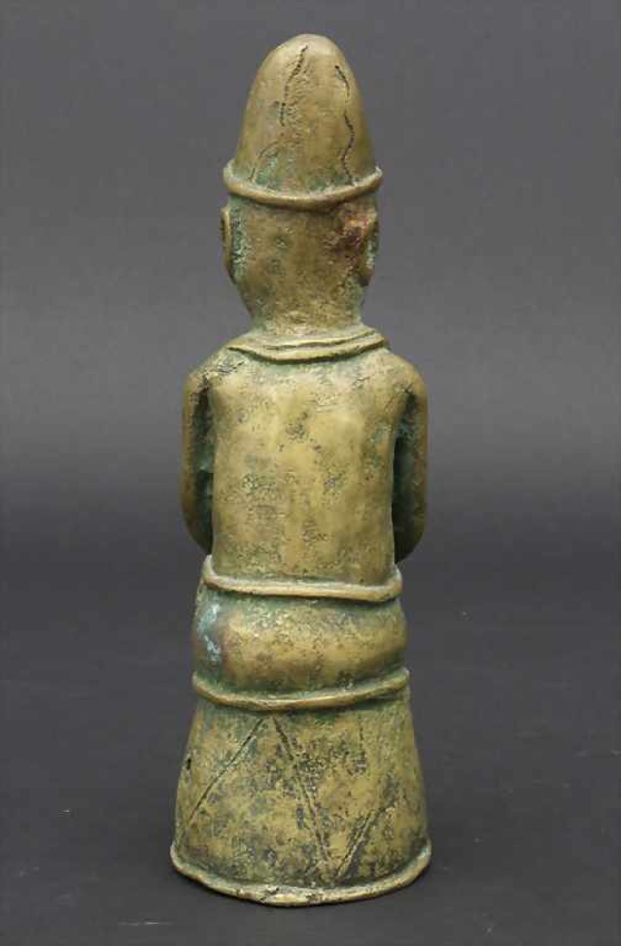 Ahnenfigur / Trommler, Benin/WestafrikaMaterial: Bronze mit alter Patina,Maße: 21 cm, Zustand: - Image 3 of 4