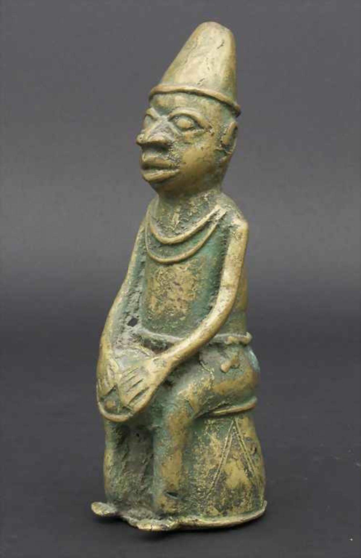 Ahnenfigur / Trommler, Benin/WestafrikaMaterial: Bronze mit alter Patina,Maße: 21 cm, Zustand: - Image 2 of 4