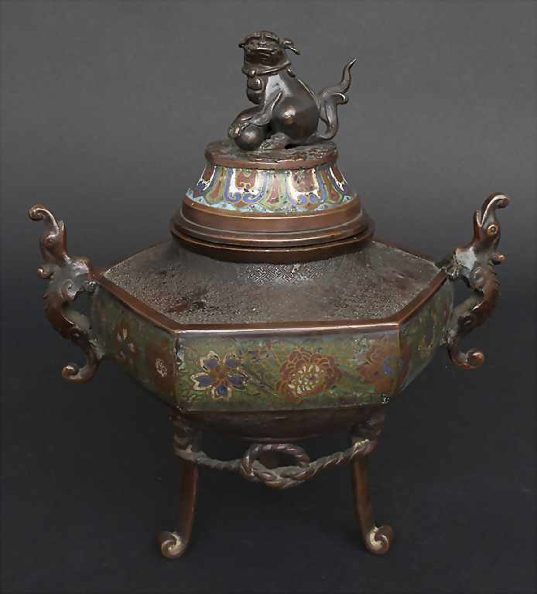 Cloisonné Weihrauchbrenner mit Shishi / A Cloisonné incense burner with Shishi, China, 19. Jh. - Bild 5 aus 8