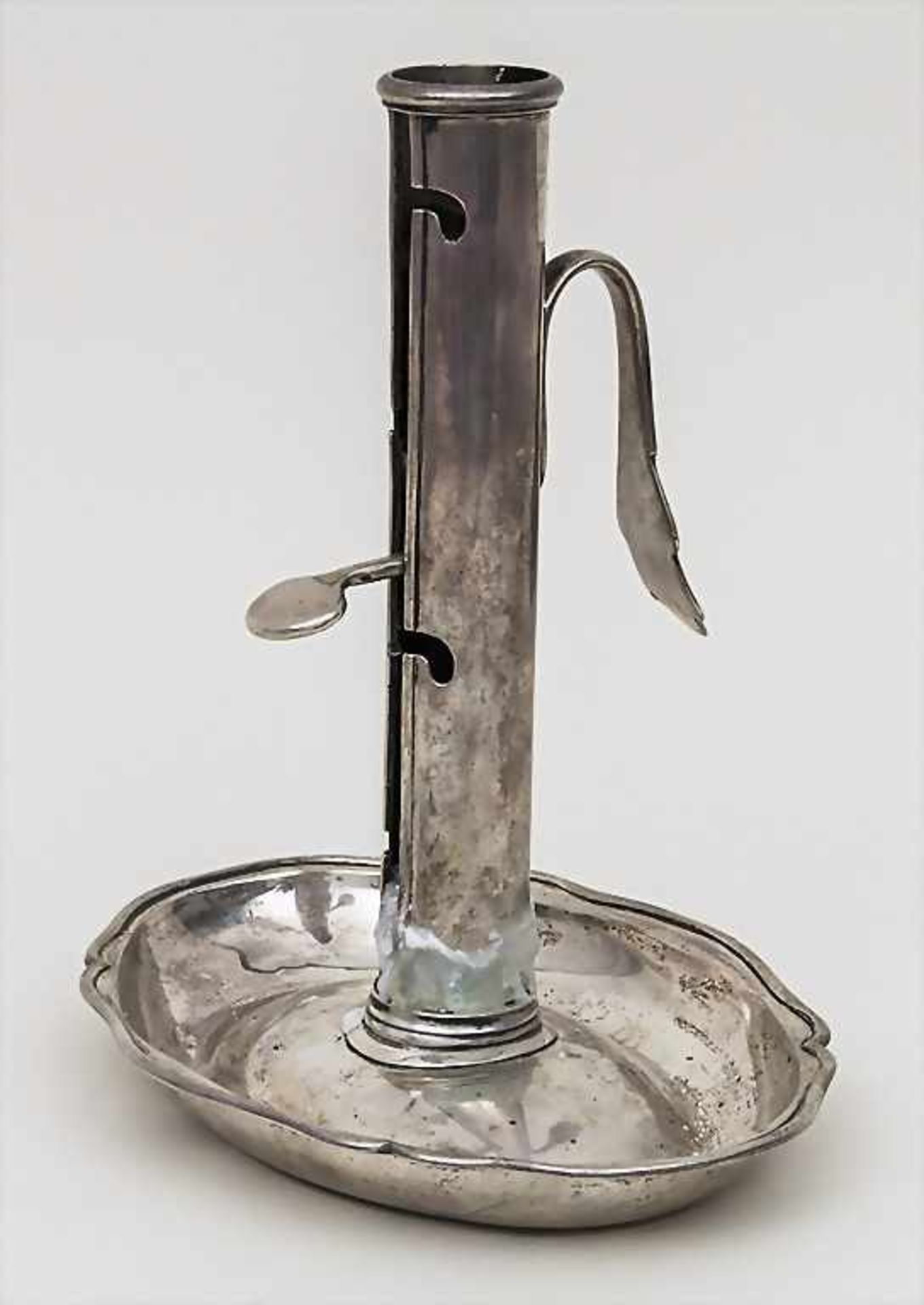 Handleuchter / A portable candlestick, Lausanne, um 1780Material: Silber 13 lot, Punzen: Stadtmarke,