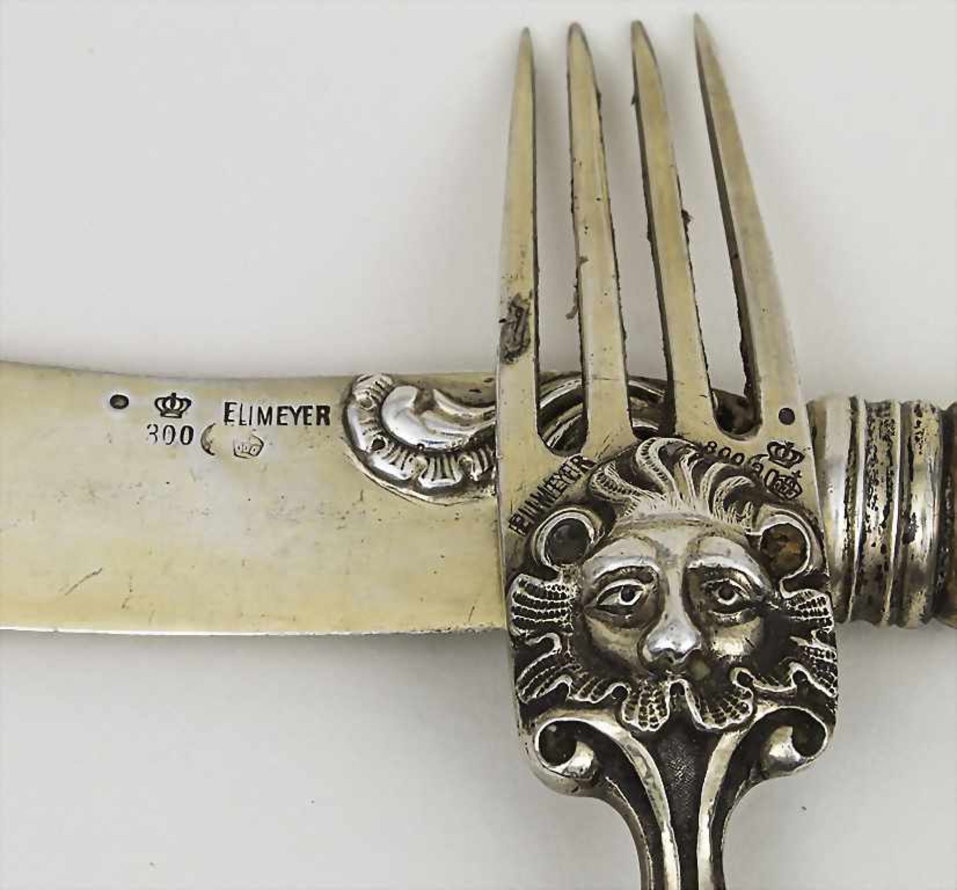 Messer und Gabel mit Kauffahrteiszenen / A knife and fork with porcelain handles, Meissen/Eumeyer, - Bild 2 aus 2
