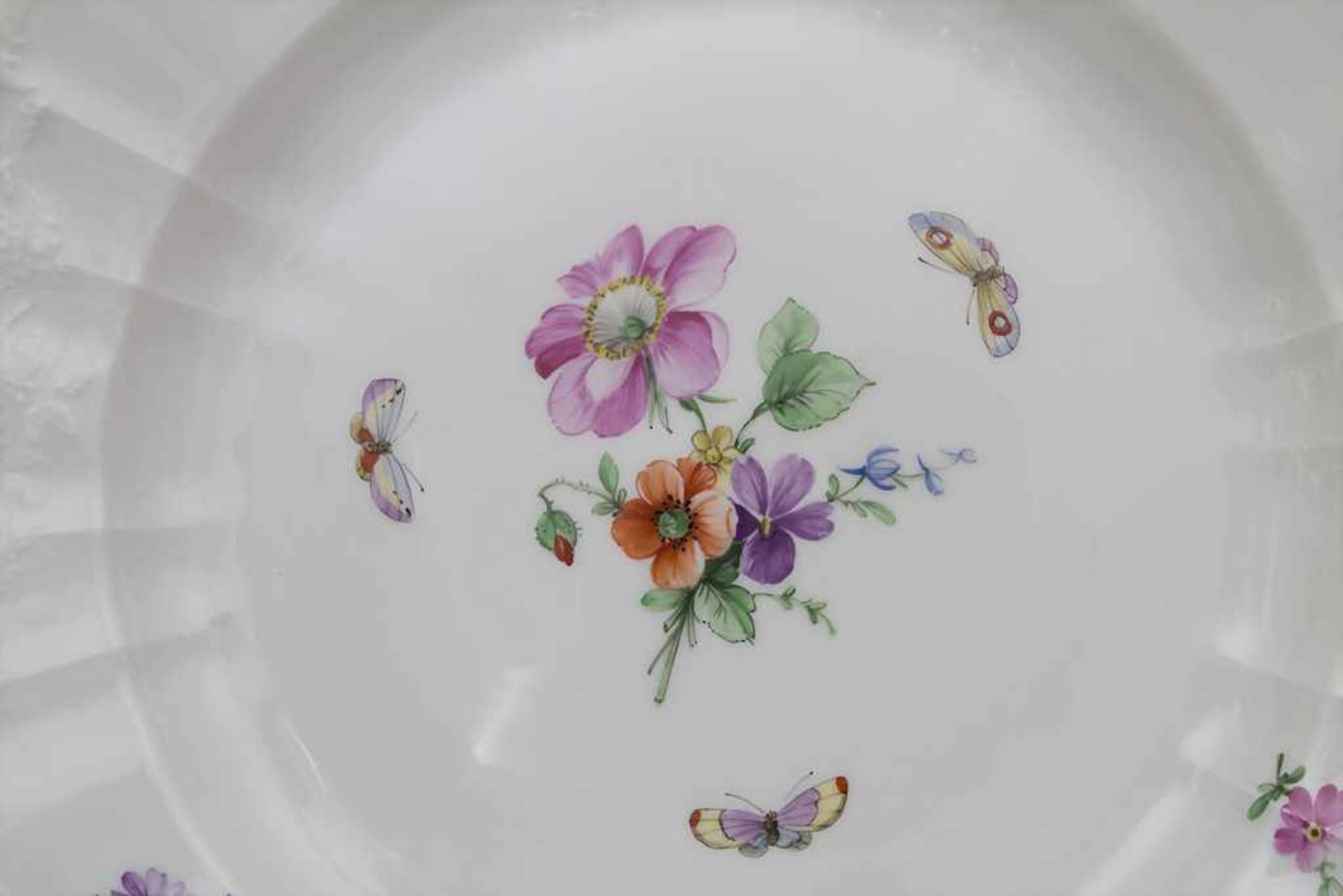 8 Teller mit Blumenmalerei / 8 plates with flowers, KPM, Berlin, 20. Jh.bestehend aus: 4 - Bild 4 aus 7