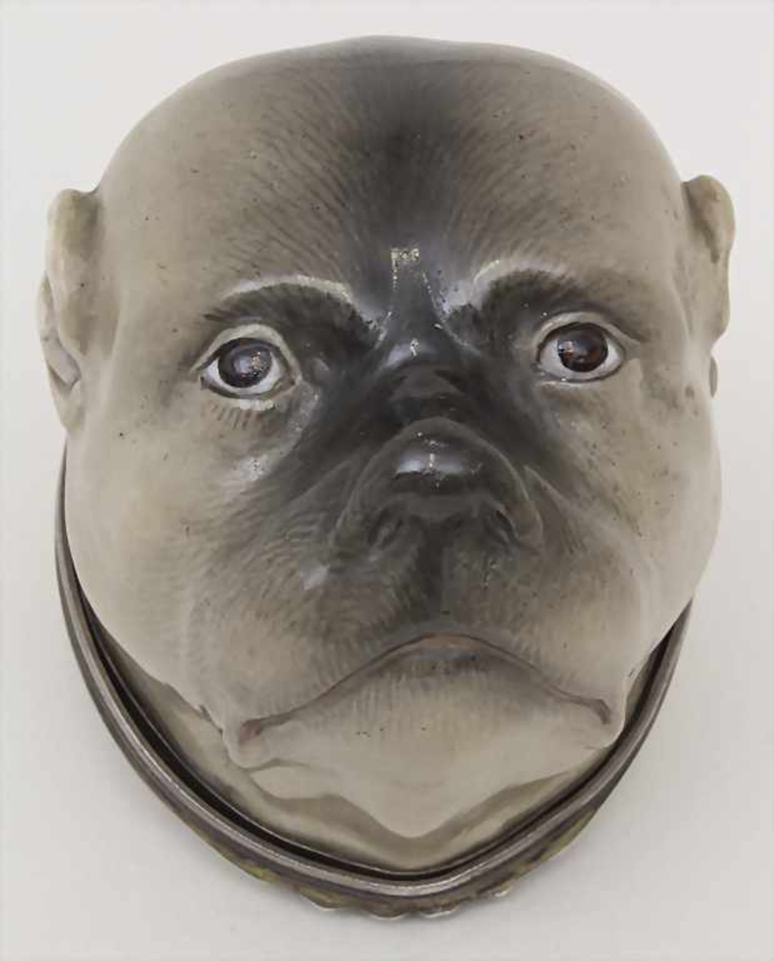 Tabatiere 'Mopskopf' / A snuff-box in the form of a pug's head, Meissen, um 1750Material: Porzellan,