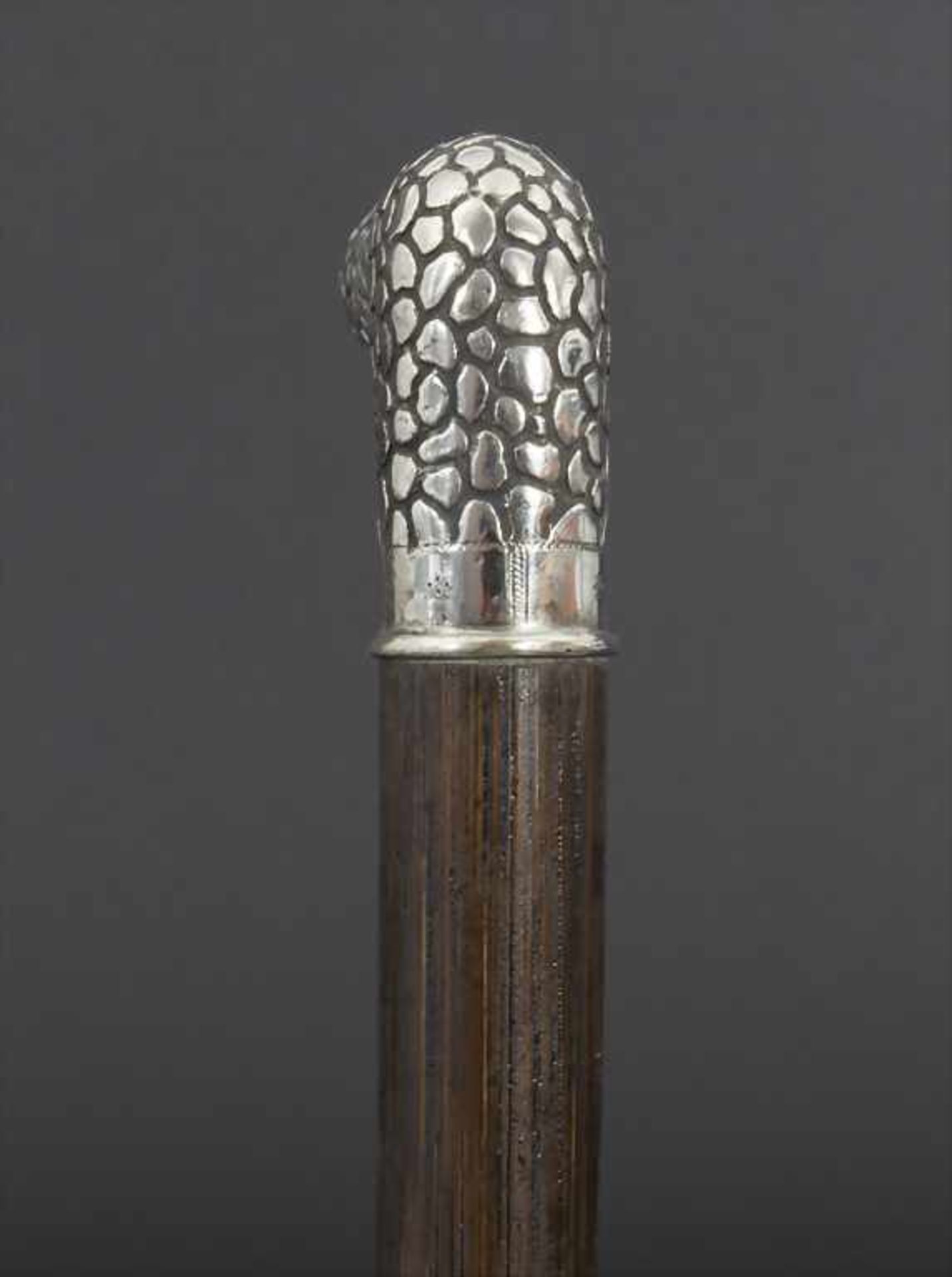 Gehstock mit Silbergrifff 'Tierhautrelief' / A cane with silver handle, deutsch, um 1900Material: - Bild 4 aus 7
