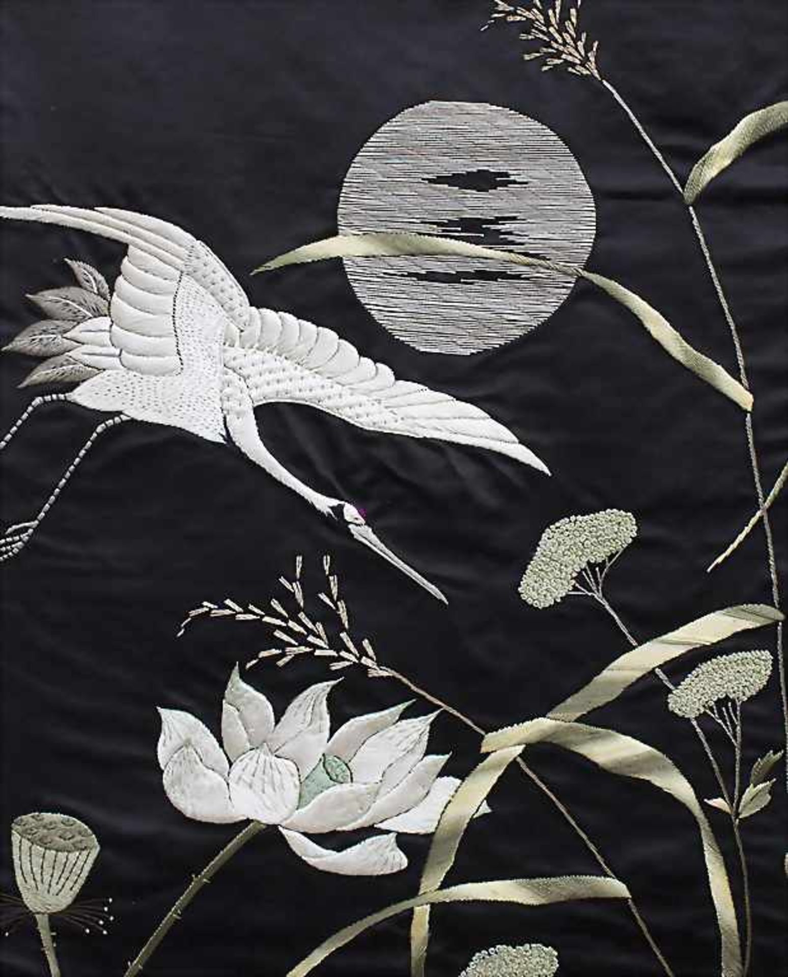 Seiden-Wandbehang 'Kranich'/ A silk wall hanging 'Crane', China, 1. Hälfte 20. Jh.Material: - Bild 2 aus 3