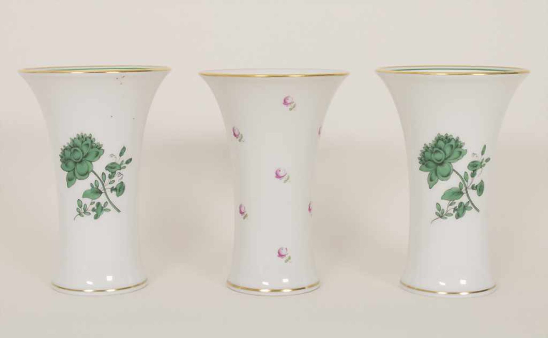 3 Vasen / 3 vases, Augarten, Wien, Mitte 20. Jh.Material: Porzellan, polychrom bemalt und