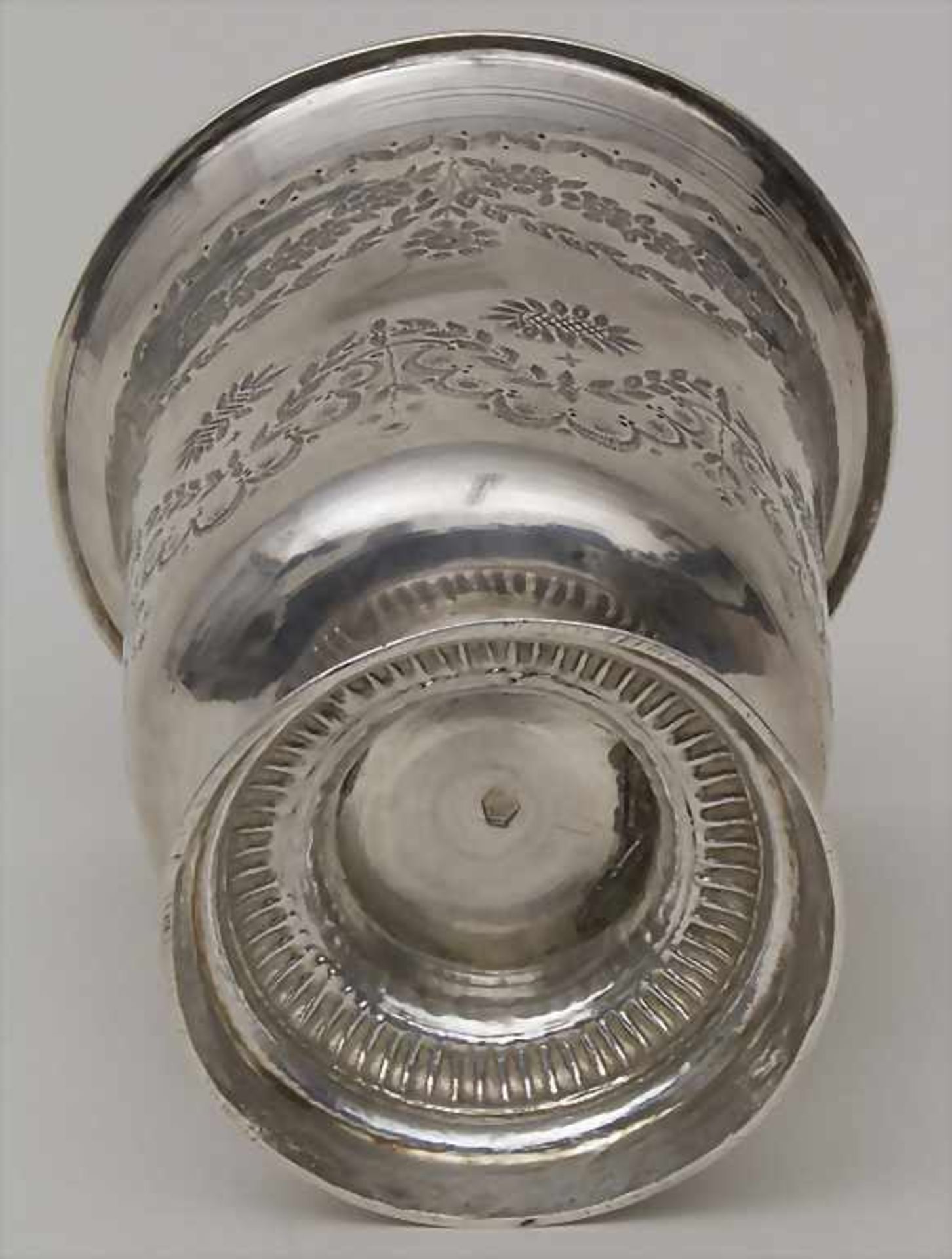 Glockenbecher / A bell shaped silver beaker, Troyes, 1819-1839Material: 950er Silber, umlaufend - Image 4 of 8